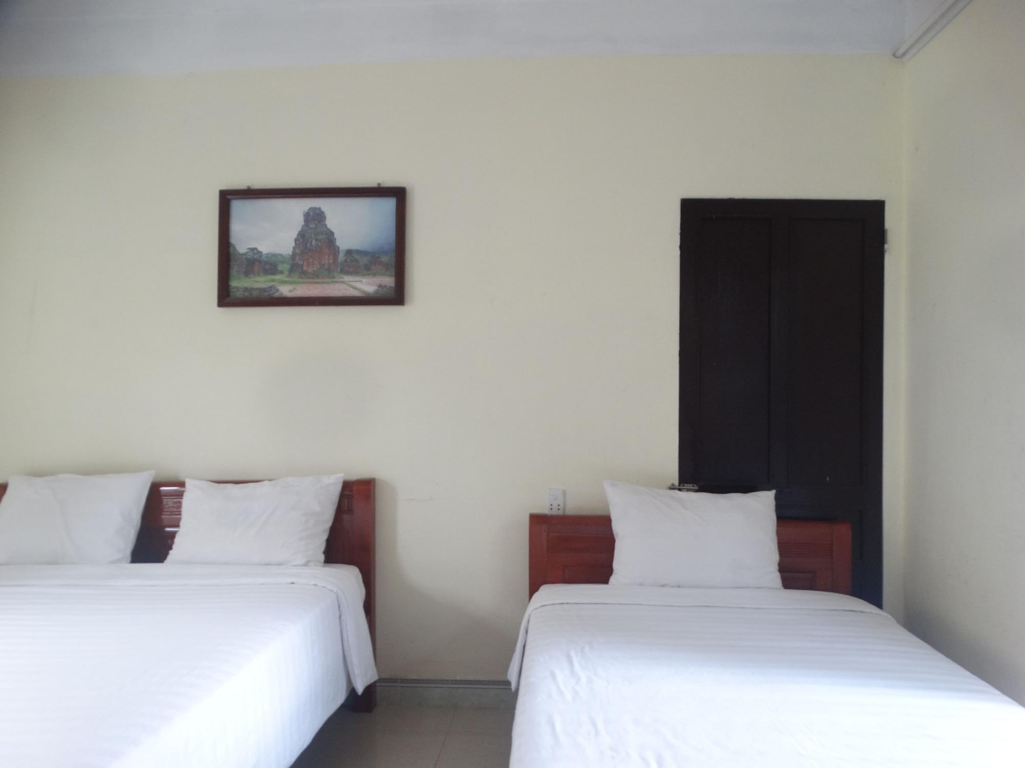 Yellow House Homestay Hoi An Bagian luar foto