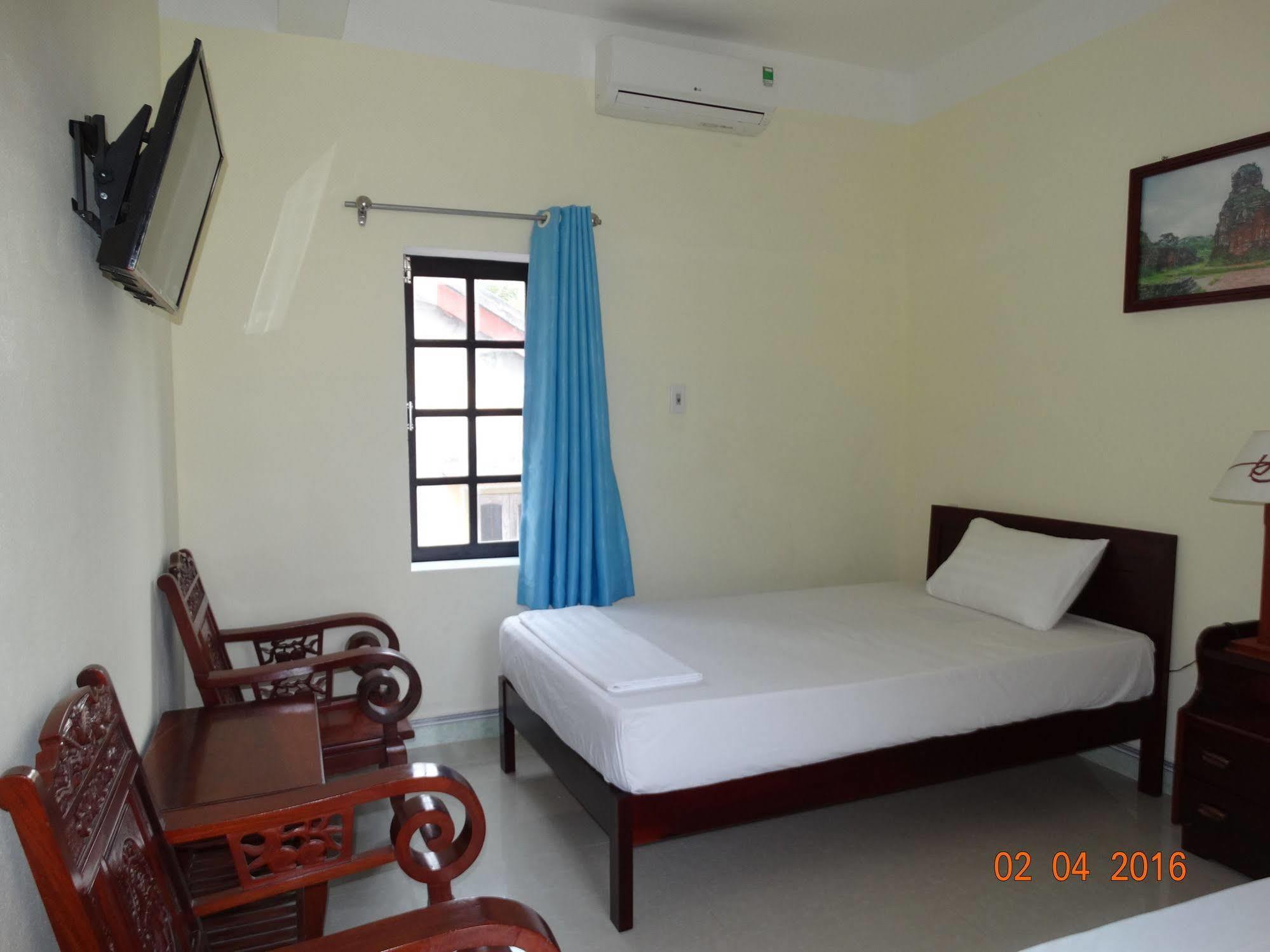 Yellow House Homestay Hoi An Bagian luar foto