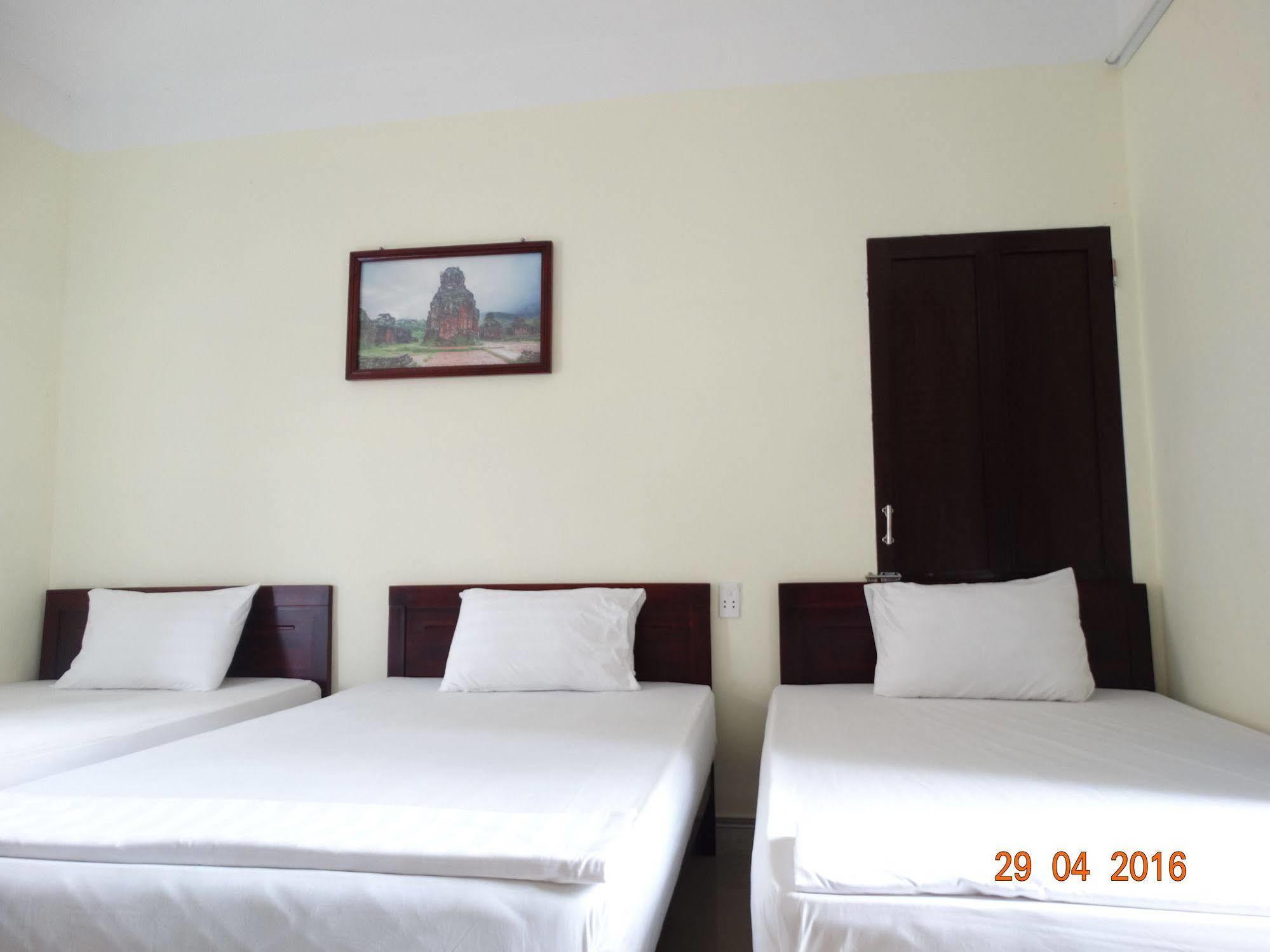 Yellow House Homestay Hoi An Bagian luar foto