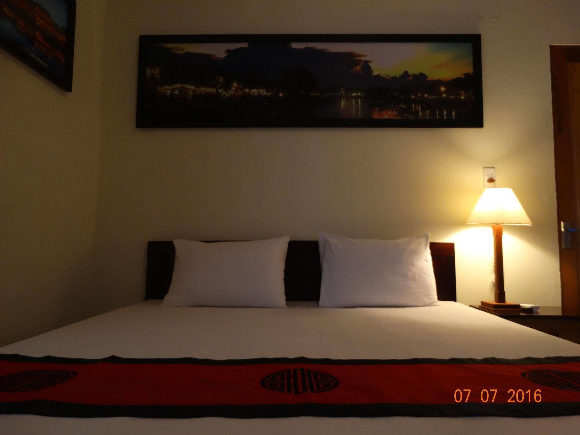 Yellow House Homestay Hoi An Bagian luar foto